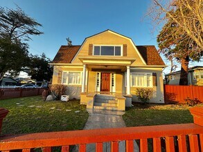 1010 Dutton Ave in San Leandro, CA - Building Photo - Building Photo