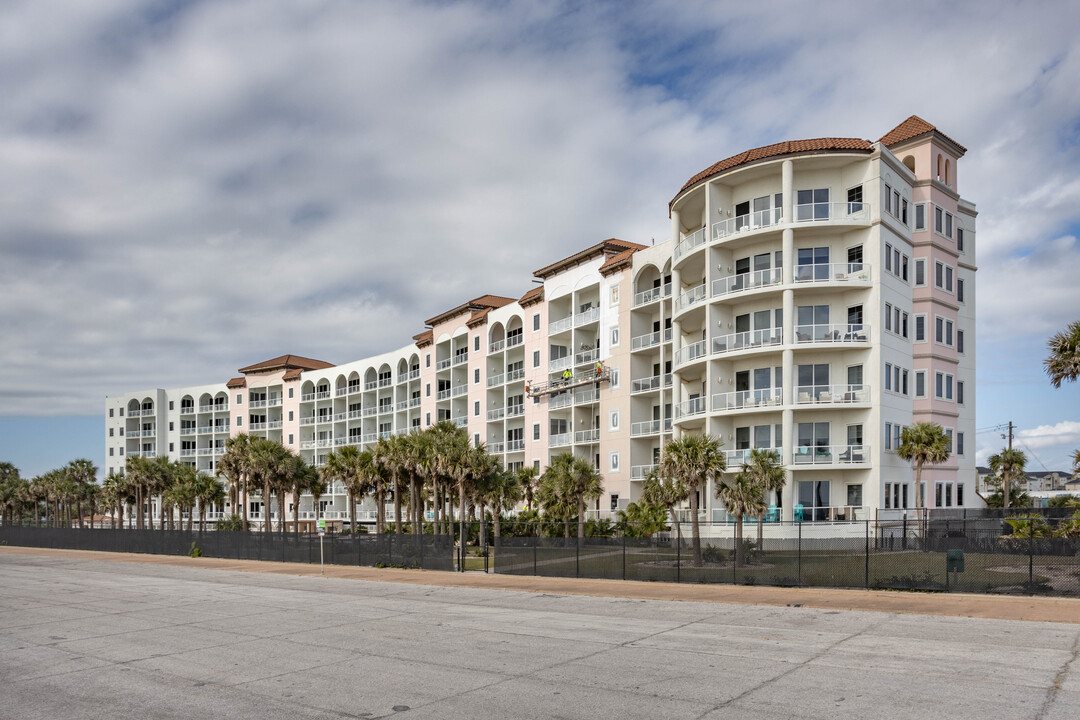 Diamond Beach Condominiums in Galveston, TX - Building Photo