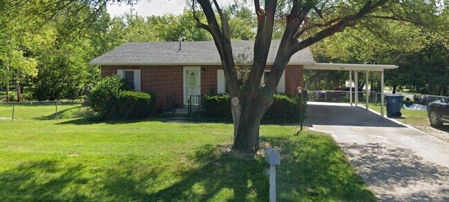 581 William St in Holts Summit, MO - Building Photo - Building Photo