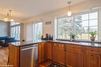 1532 Knoll Crest Dr in Bartlett, IL - Building Photo - Building Photo