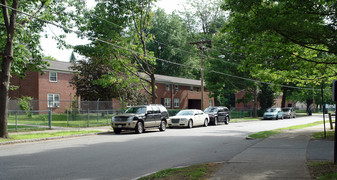 40-160 Sanderson St Apartments