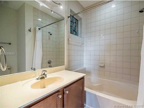 11401 NW 89th St-Unit -213 in Doral, FL - Building Photo - Building Photo