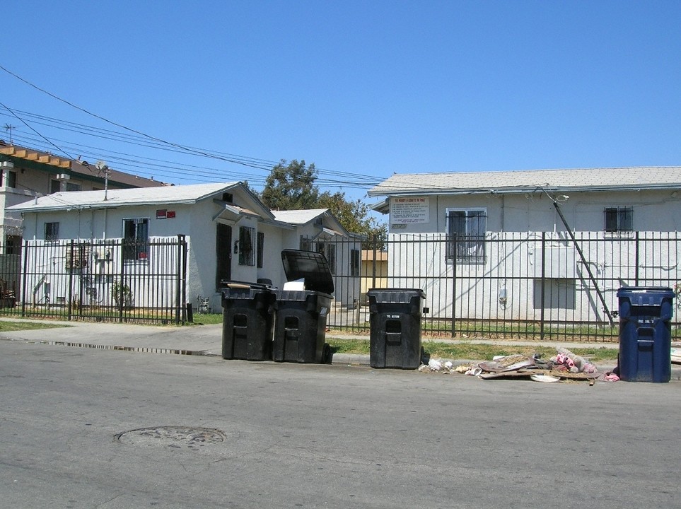 2115 E 122nd St in Compton, CA - Building Photo