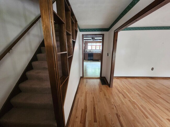 25-27-27 Elm Ln in Northbridge, MA - Building Photo - Building Photo