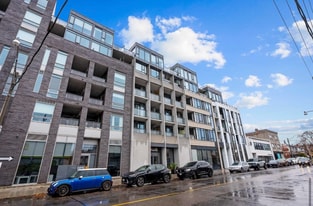 20-220 Gladstone Ave in Toronto, ON - Building Photo