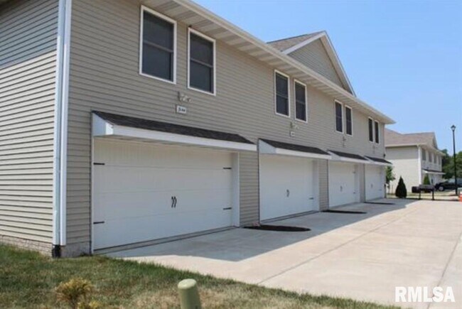 3375 Serenity Pl in Rock Island, IL - Building Photo - Building Photo