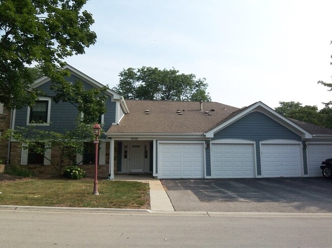 property at 1546 Williamsburg Dr
