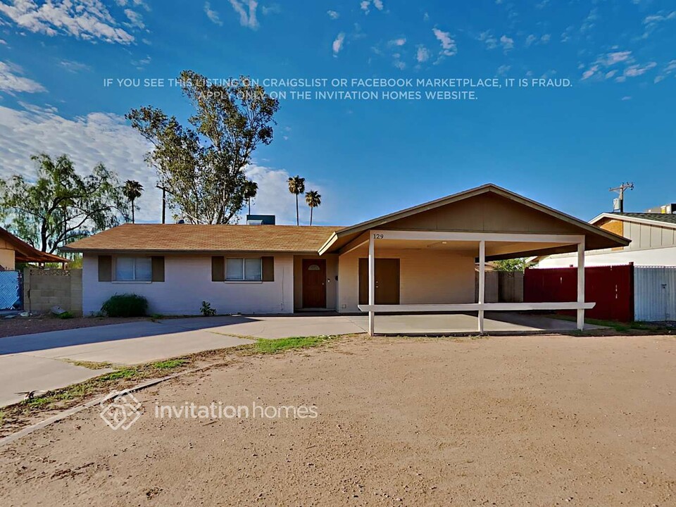 129 E Garnet Ave in Mesa, AZ - Foto de edificio