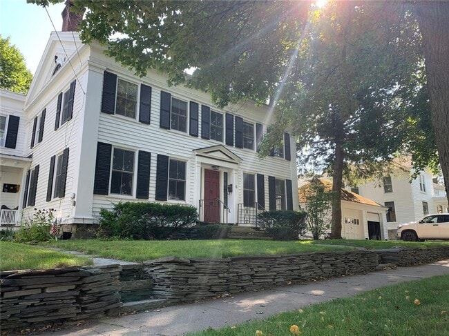 property at 6 Walnut St