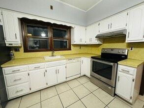 127 Knapp Ave, Unit 2 in Clifton, NJ - Building Photo - Building Photo