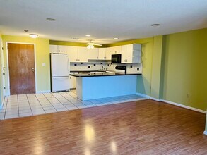 65 Valley St in Medford, MA - Building Photo - Building Photo