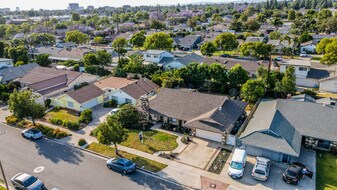1545 E 21st St in Santa Ana, CA - Building Photo