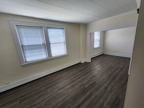 432 Broad Ave in Ridgefield, NJ - Foto de edificio - Building Photo