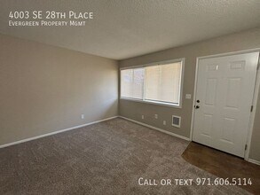 4003 SE 28th Pl in Portland, OR - Building Photo - Building Photo