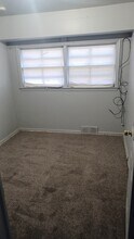 1709 Shamrock Ln in Flint, MI - Building Photo - Building Photo