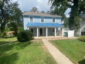 317 Graves Ave in Blacksburg, VA - Building Photo