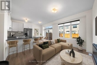 581 Barons St in Vaughan, ON - Building Photo - Building Photo