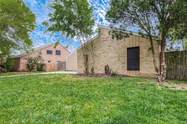 15910 Tumbling Rapids Dr