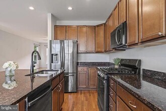 11901 Benton Lake Rd in Linton Hall, VA - Building Photo - Building Photo