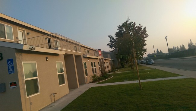 Valhalla Village in Bakersfield, CA - Building Photo - Building Photo