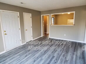 904 S Edgebrook Ln in Olathe, KS - Building Photo - Building Photo