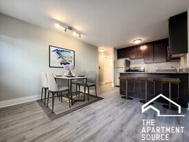 1433 N Dearborn St, Unit C1 in Chicago, IL - Building Photo