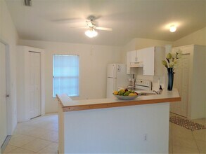 741 17th Ln SW in Vero Beach, FL - Building Photo - Building Photo