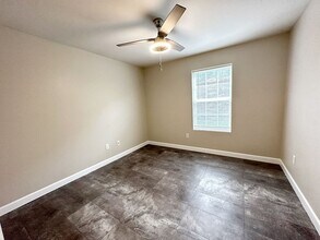 1102 Spring Creek Ln in Dardenne Prairie, MO - Building Photo - Building Photo