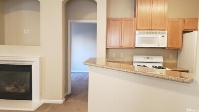 17000 Wedge Pkwy in Reno, NV - Building Photo - Building Photo