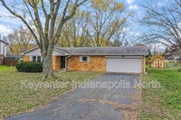 28 Parkwood Dr in Brownsburg, IN - Foto de edificio - Building Photo