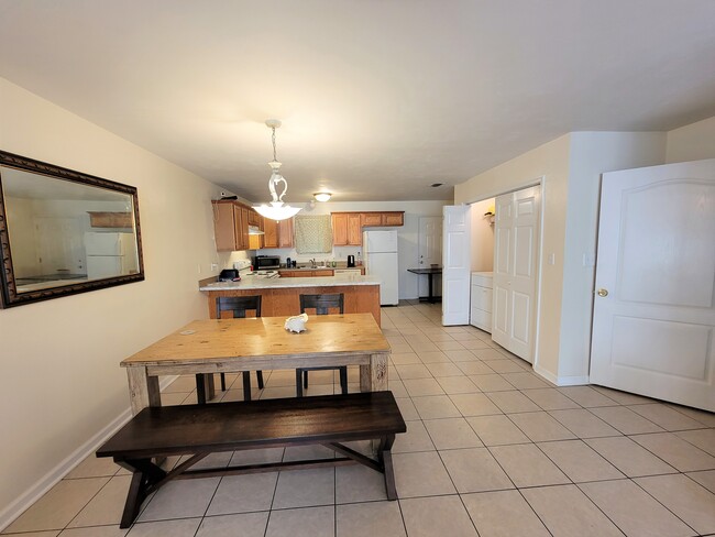 2388 Hartsfield Way in Tallahassee, FL - Foto de edificio - Building Photo