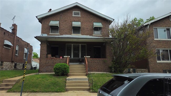 property at 1049 Veronica Ave