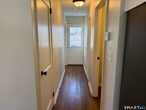 38 Elmhurst Cir in West Hartford, CT - Building Photo - Building Photo