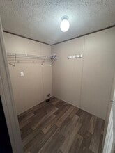 138 Loyalty Ln in Sparta, TN - Foto de edificio - Building Photo