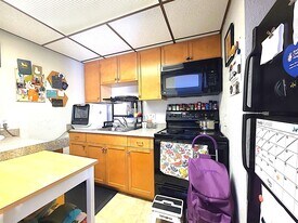 1243 Beacon St, Unit 2D in Brookline, MA - Building Photo