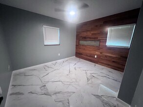 3320 NW 24th Ave in Gainesville, FL - Building Photo - Building Photo