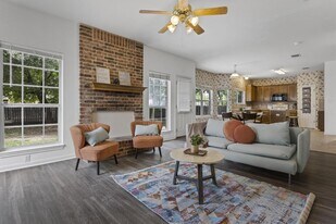 702 Dover Ln in Round Rock, TX - Building Photo