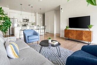 Acero at Algodon Center in Phoenix, AZ - Foto de edificio - Building Photo