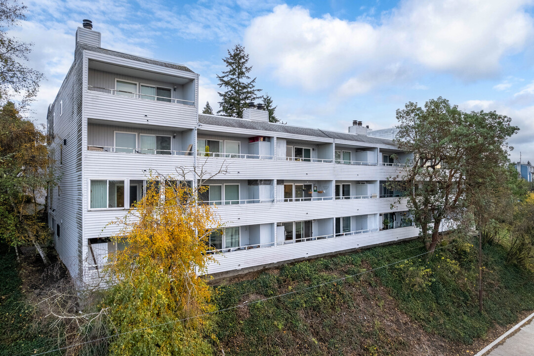 Chateau Thierry in Seattle, WA - Building Photo