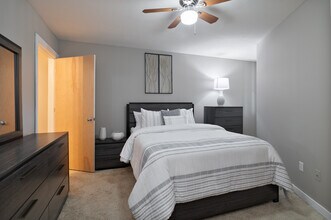 Stonebridge Waterfront in Cleveland, OH - Building Photo - Interior Photo