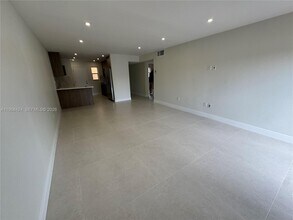 1900 W 54th St in Hialeah, FL - Building Photo - Building Photo