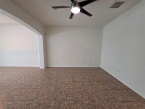 9464 Tawnyberry St in Orlando, FL - Building Photo - Building Photo