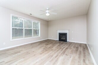 123 Silver Arrow Cir in Austell, GA - Building Photo - Building Photo