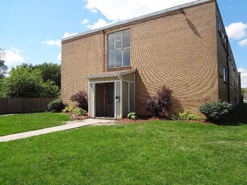 Devonshire Apartments in Woodstock, ON - Building Photo