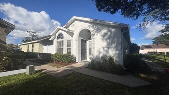 1613 Winter Green Blvd in Winter Park, FL - Building Photo