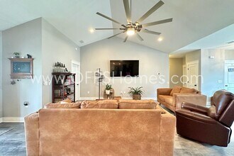 8738 El Paseo St in Navarre, FL - Building Photo - Building Photo