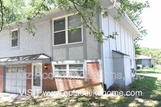 1214 SE 3rd Terrace in Lee's Summit, MO - Building Photo - Building Photo