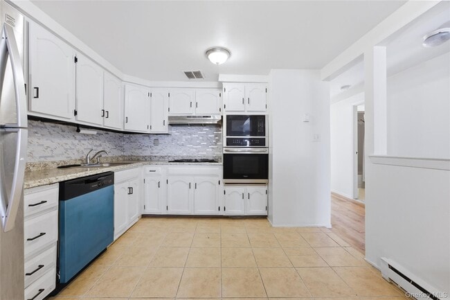 13-27 Bell Blvd-Unit -3F in Queens, NY - Building Photo - Building Photo