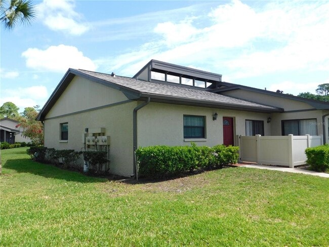 40 Dale Pl in Oldsmar, FL - Building Photo - Building Photo