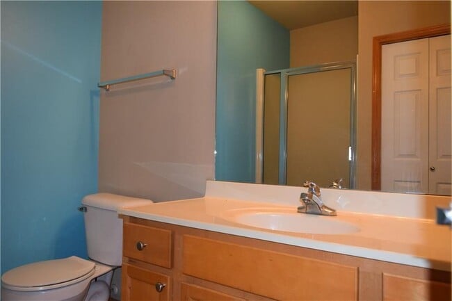 1815 SW White Birch Cir #5 in Ankeny, IA - Building Photo - Building Photo